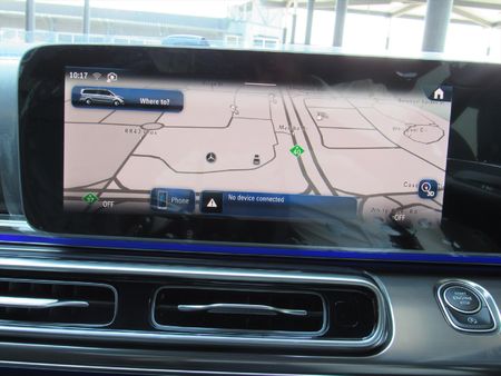 2026-Mercedes-Benz-V-Class-V300d-Exclusive_13