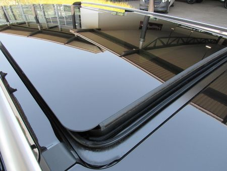 2026-Mercedes-Benz-V-Class-V300d-Exclusive_5