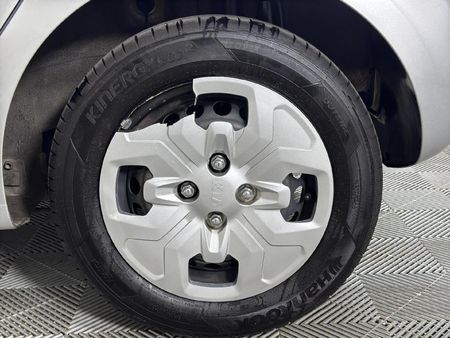 2020-Kia-Picanto-10-Street_17