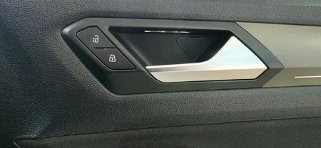 2022-Volkswagen-T-Roc-14-TSI-Design-Auto_13