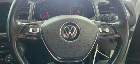 2022-Volkswagen-T-Roc-14-TSI-Design-Auto_14