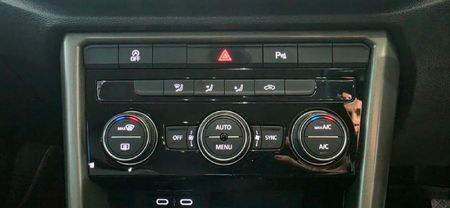 2022-Volkswagen-T-Roc-14-TSI-Design-Auto_16