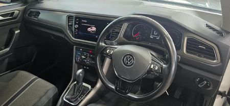 2022-Volkswagen-T-Roc-14-TSI-Design-Auto_17