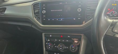 2022-Volkswagen-T-Roc-14-TSI-Design-Auto_21