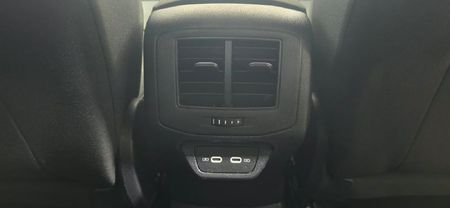 2022-Volkswagen-T-Roc-14-TSI-Design-Auto_24