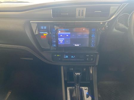 2021-Toyota-Corolla-18-XS-Auto_11