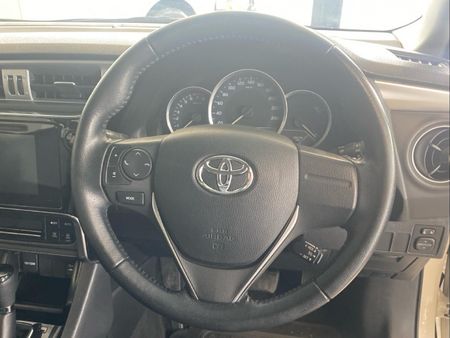 2021-Toyota-Corolla-18-XS-Auto_14