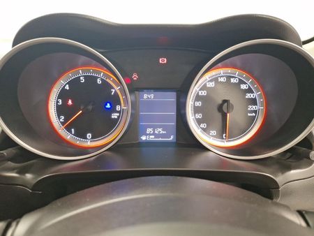 2021-Suzuki-Swift-12-GL_10