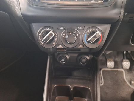 2021-Suzuki-Swift-12-GL_14