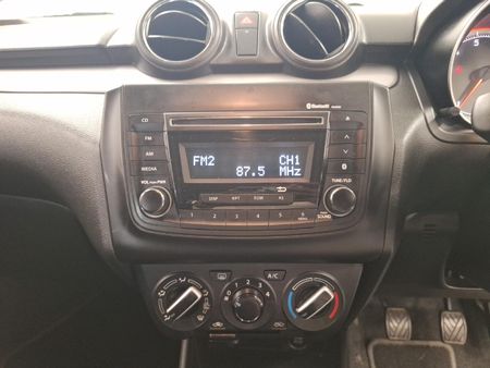 2021-Suzuki-Swift-12-GL_15