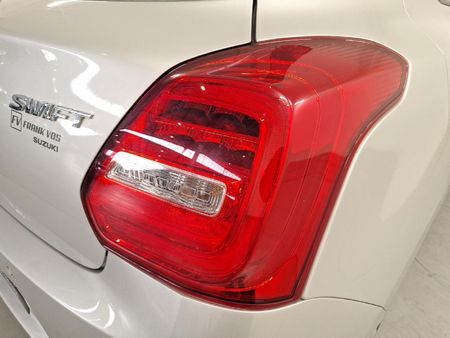 2021-Suzuki-Swift-12-GL_28