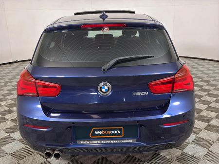 2017-BMW-1-Series-120i-5-dr-Auto_4