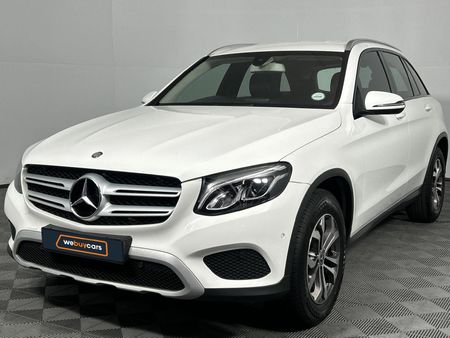 2017-Mercedes-Benz-GLC-250d_0