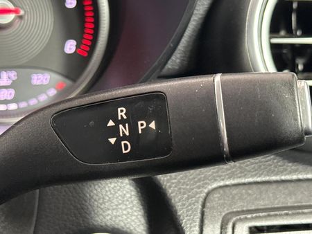 2017-Mercedes-Benz-GLC-250d_11