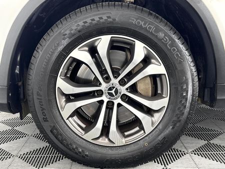 2017-Mercedes-Benz-GLC-250d_16