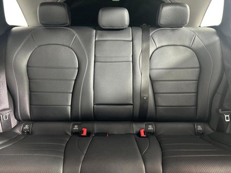 2017-Mercedes-Benz-GLC-250d_8