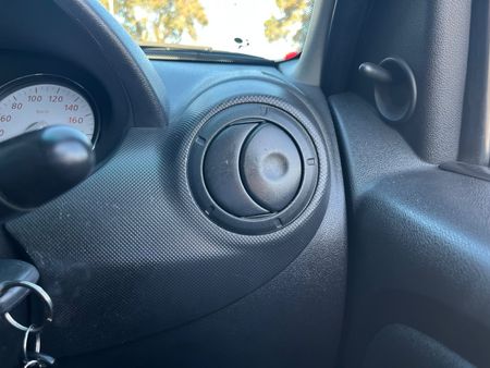2020-Nissan-NP200-16-AC-Safety-Pack_10