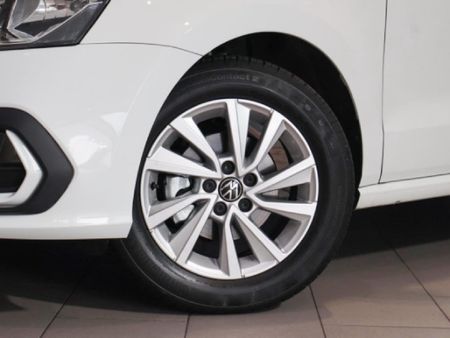 2026-Volkswagen-Polo-Vivo-14-Life_5