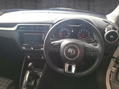 2026-MG-ZS-15-Com-Auto_13