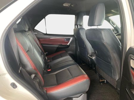2025-Toyota-Fortuner-28-GD-6-4x4-Auto_9