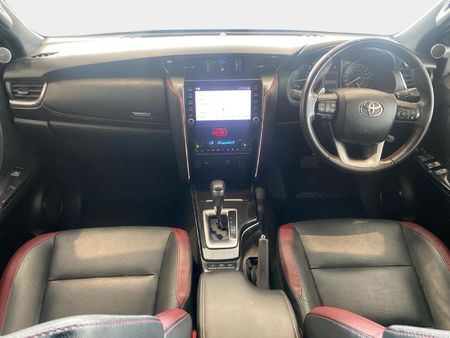 2025-Toyota-Fortuner-28-GD-6-4x4-Auto_10