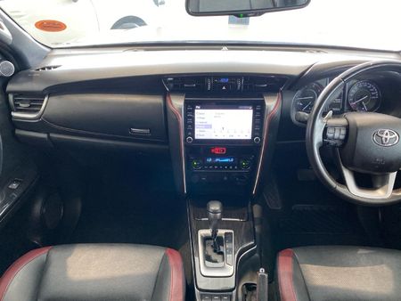 2025-Toyota-Fortuner-28-GD-6-4x4-Auto_12