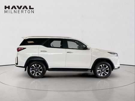 2025-Toyota-Fortuner-28-GD-6-4x4-Auto_2