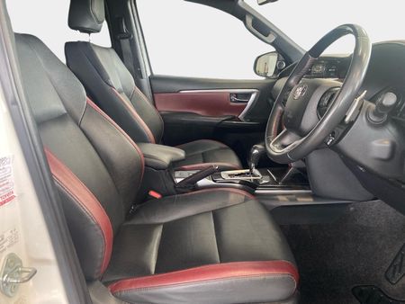2025-Toyota-Fortuner-28-GD-6-4x4-Auto_8