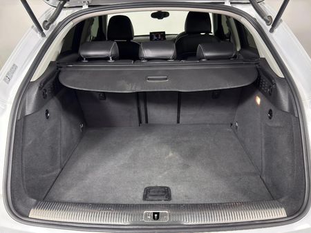 2015-Audi-Q3-20-TDI-quattro-Auto-130kW_14