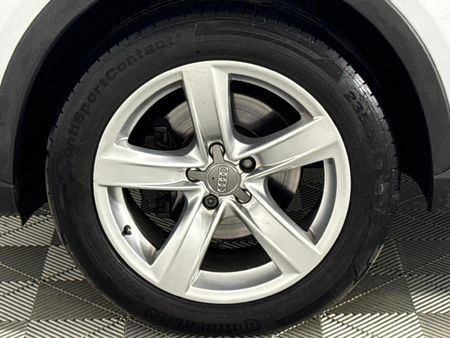 2015-Audi-Q3-20-TDI-quattro-Auto-130kW_15