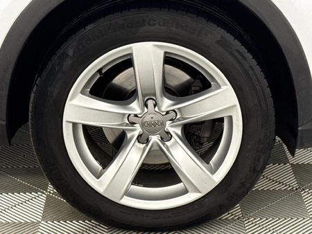 2015-Audi-Q3-20-TDI-quattro-Auto-130kW_16