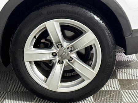 2015-Audi-Q3-20-TDI-quattro-Auto-130kW_17