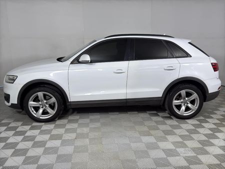 2015-Audi-Q3-20-TDI-quattro-Auto-130kW_5