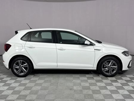2022-Volkswagen-Polo-10-TSI-R-Line-Auto_3
