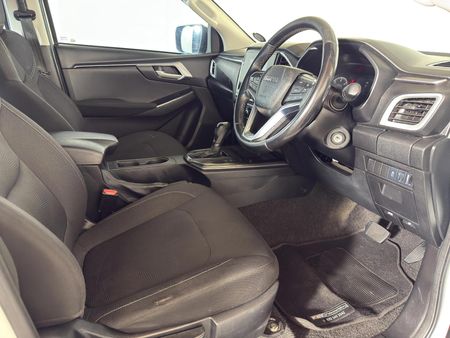 2023-Isuzu-D-Max-19-DDI-HR-LS-Auto-Double-Cab_10