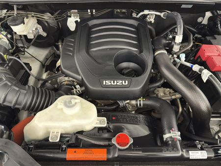 2023-Isuzu-D-Max-19-DDI-HR-LS-Auto-Double-Cab_14