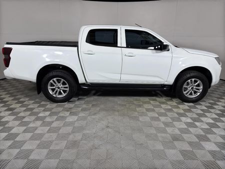 2023-Isuzu-D-Max-19-DDI-HR-LS-Auto-Double-Cab_3