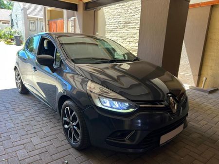 2018-Renault-Clio-IV-900T-Dynamique-5-dr-66kW_3