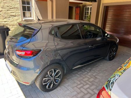 2018-Renault-Clio-IV-900T-Dynamique-5-dr-66kW_5