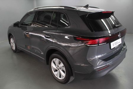 2026-Volkswagen-Tiguan-14-TSI-DSG-Auto-110kW_14