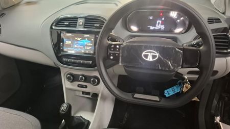 2026-TATA-Tiago-12-XM_10
