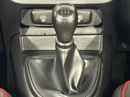 2023-Hyundai-Grand-i10-10-Motion_10