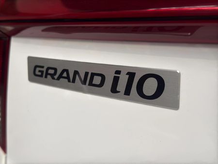 2023-Hyundai-Grand-i10-10-Motion_11