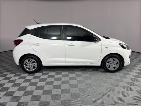 2023-Hyundai-Grand-i10-10-Motion_3