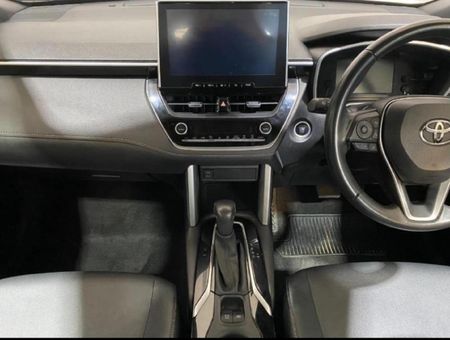 2025-Toyota-Corolla-Cross-18-XS_21