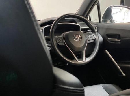 2025-Toyota-Corolla-Cross-18-XS_10