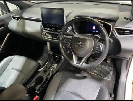 2025-Toyota-Corolla-Cross-18-XS_18