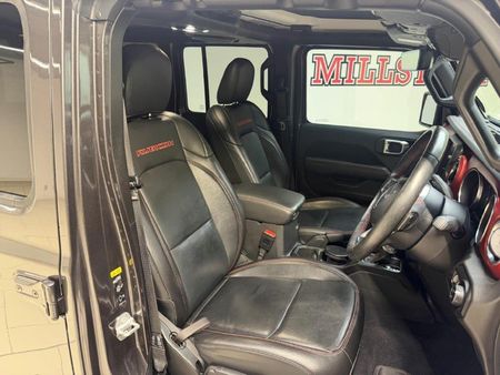 2023-Jeep-Wrangler-Unlimited-Rubicon-36-V6_13