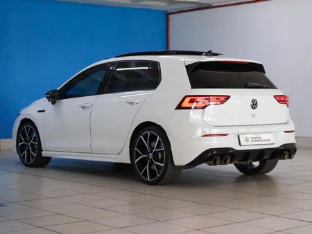 2024-Volkswagen-Golf-8-20-TSI-R-DSG_10