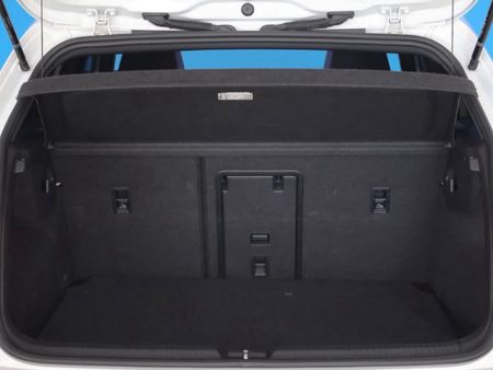 2024-Volkswagen-Golf-8-20-TSI-R-DSG_15